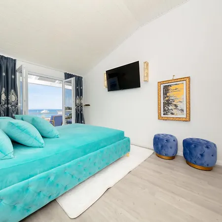 Boutique Residence Sundays-2