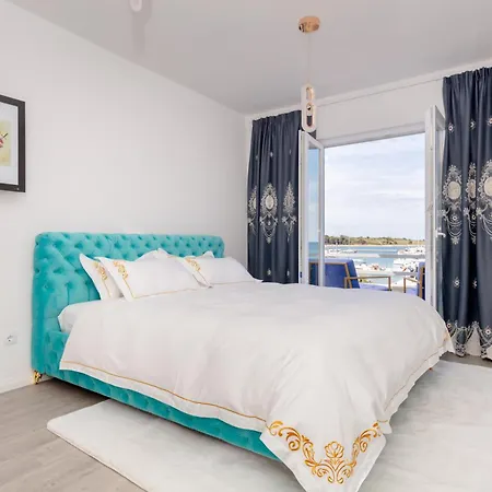 Boutique Residence Sundays-3